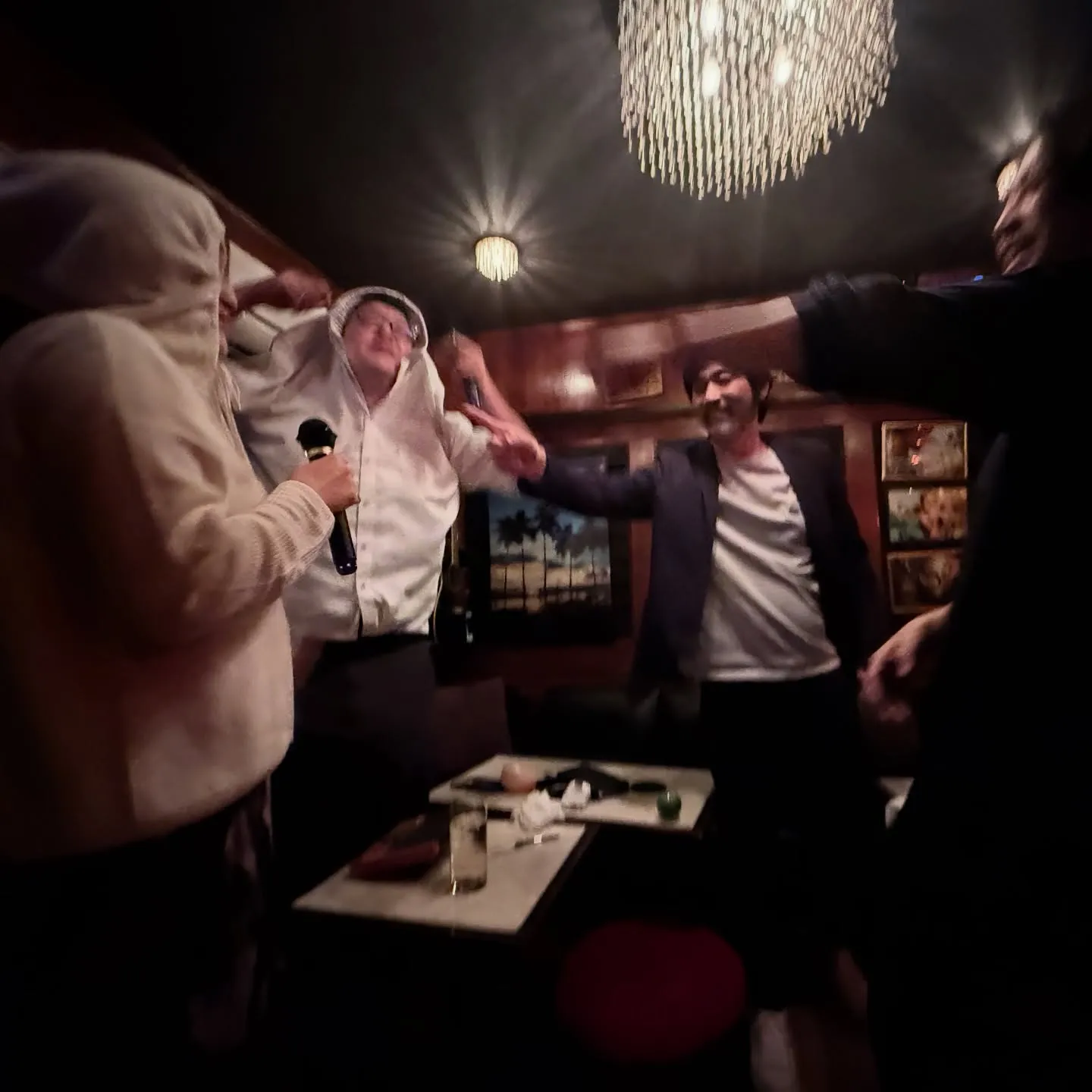 先週金曜日のAbhi❤️遅い時間にスペシャルゲスト登場で大盛...