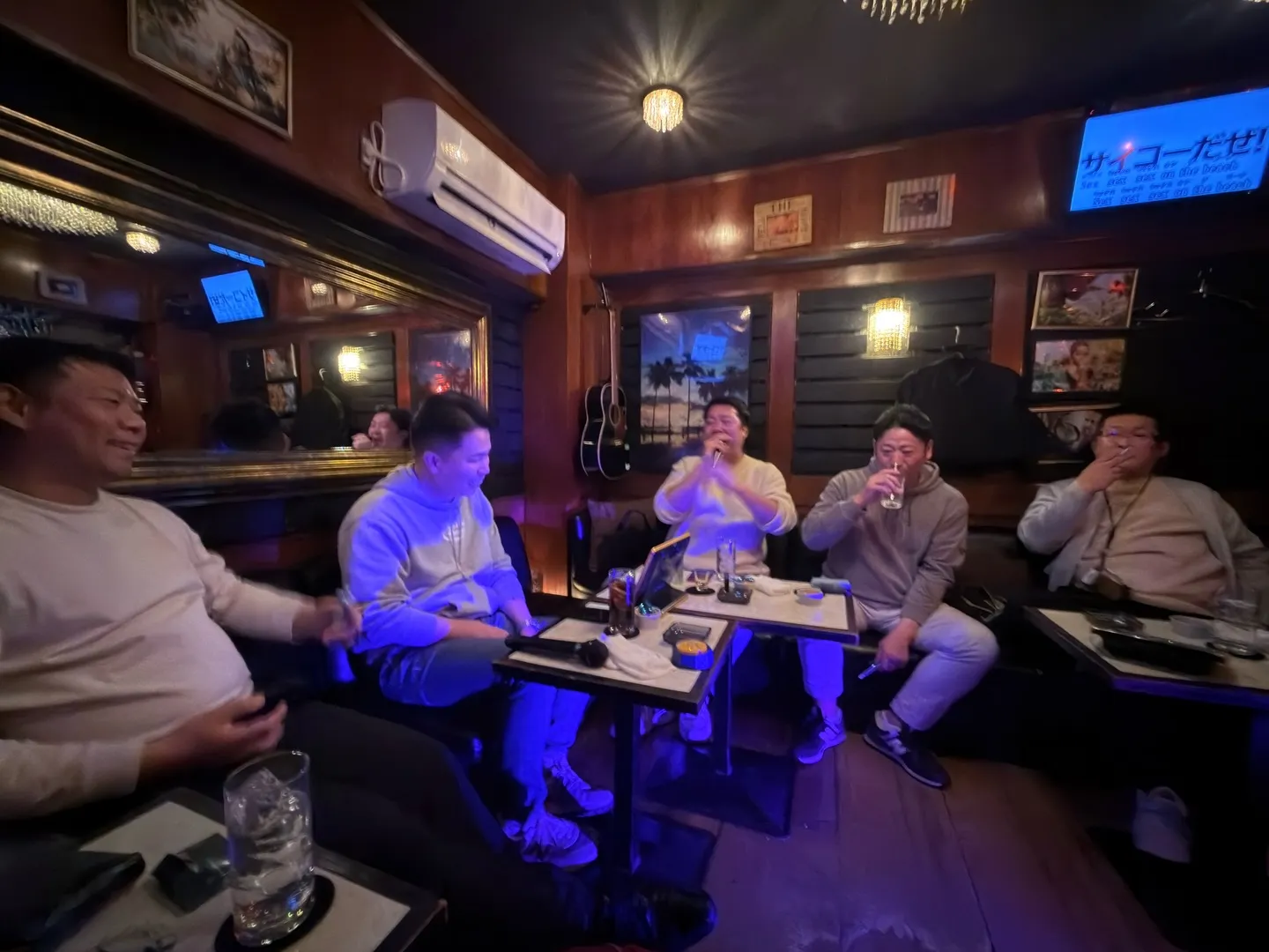 大森のこまっちゃんが友達とAbhiに初来店❤️