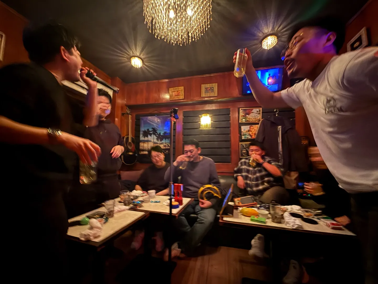 スモークたいて動画を撮りまくったある夜のAbhi〜❤️